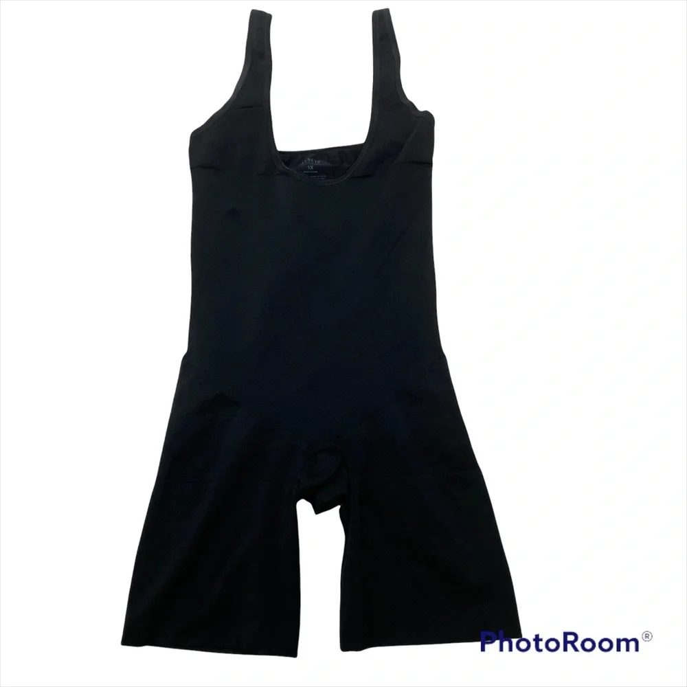 Assets by Spanx Mid-Thigh Body Shaper Black Size 1X
